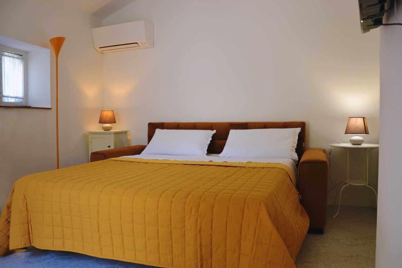 Beb Cornelia Bed and Breakfast Atri Exteriör bild